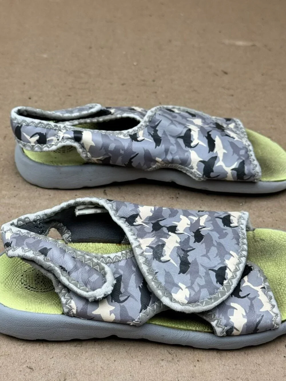 Wonder Nation Boy's Gray Shark Camo Water Sandals Size 9/10 damage